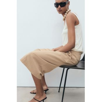 Pantaloni capri din amestec de lyocell cu croiala ampla si pliuri