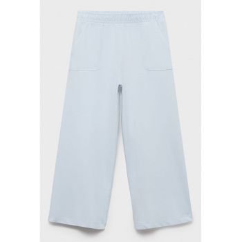 Pantaloni cu croiala ampla si talie elastica