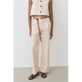 Pantaloni drepti
