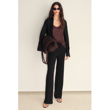 Pantaloni texturati cu croiala dreapta