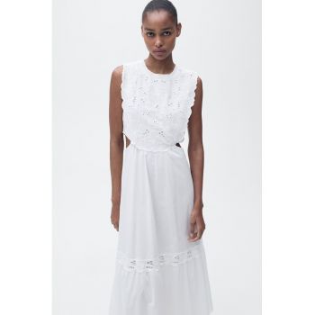 Rochie evazata din dantela Sangallo