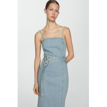 Rochie midi cambrata din denim cu o curea in talie