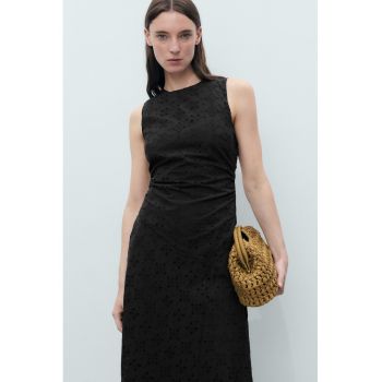 Rochie midi cu broderie si decupaj pe spate