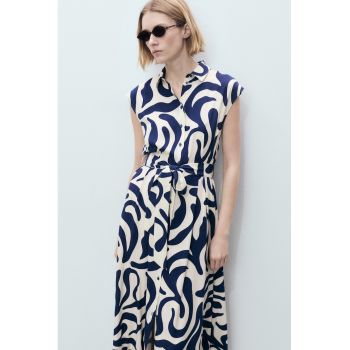 Rochie midi cu croiala evazata si model
