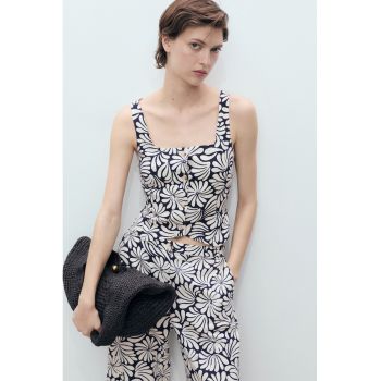 Top cambrat din amestec de in cu model floral