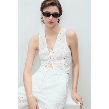Top crop cu decolteu in V