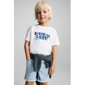 Tricou cu decolteu la baza gatului - cu text