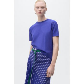 Tricou uni cu decolteu la baza gatului