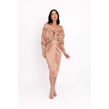 Rochie cu decolteu pe umeri si model drapat
