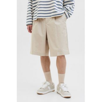 Pantaloni chino scurti