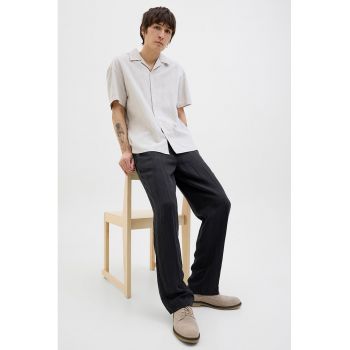 Pantaloni drepti cu model uni