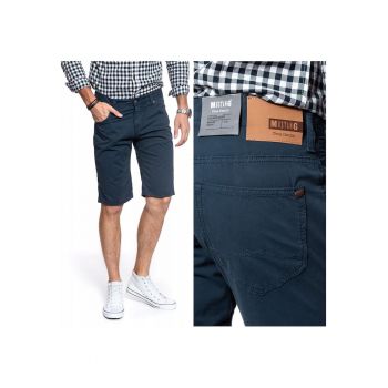 Pantaloni Scurti Barbati -  Chicago Short - Croi: Slim Fit - Stil: Ingustat / Ajustat - Inaltimea Taliei: Medie / Regulata - Inchidere: Nasturi - Albastru