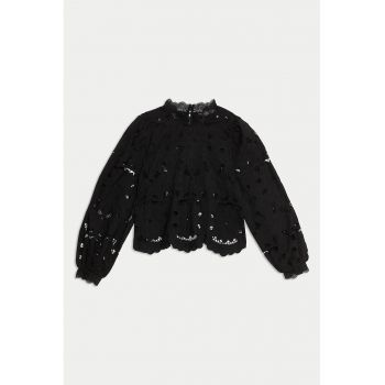 Bluza de dantela cu deucupaj cu nasturi pe spate