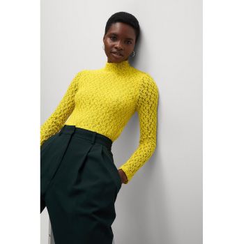 Bluza de dantela cu guler scurt