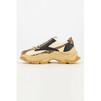 Pantofi demi-wedge cu animal print