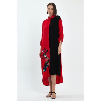 Rochie camasa oversize rosu-negru cu broderie silueta fata africana, din vascoza