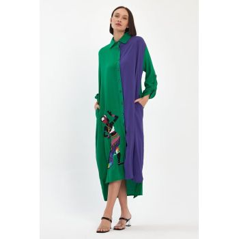 Rochie camasa oversize verde-mov cu broderie silueta fata africana, din vascoza