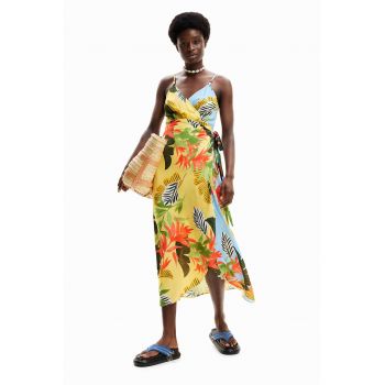 Rochie de plaja cu imprimeu tropical si model petrecut