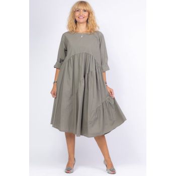 Rochie gri oversize, cu maneca scurta, cu trei volane asimetrice, din poplin satinat ieftina