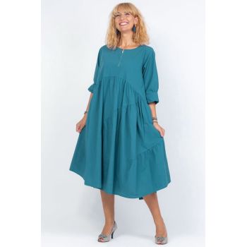 Rochie turcoaz oversize, cu maneca scurta, cu trei volane asimetrice, din poplin satinat ieftina