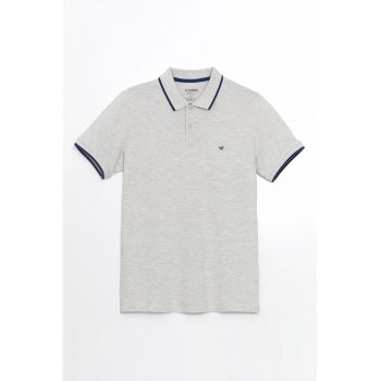 Tricou polo cu fenta cu nasturi