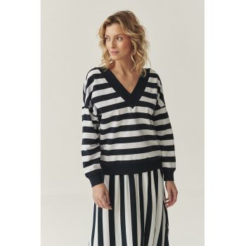 Bluza lejera cu decolteu in V si model in dungi