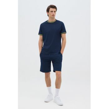 Pantaloni scurti cu snur de ajustare si buzunare laterale