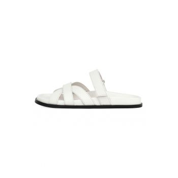 Papuci din piele cu inchidere velcro