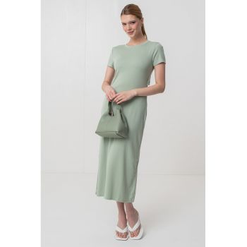 Rochie maxi cu decupaj pe spate