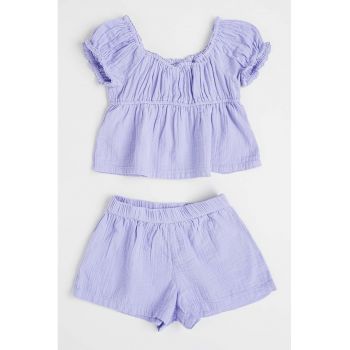 Set de bluza si pantaloni scurti