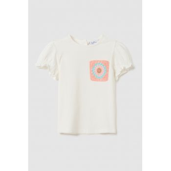 Tricou cu aplicatie crosetata