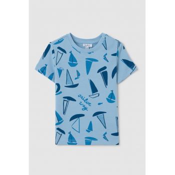 Tricou cu decolteu la baza gatului si imprimeu