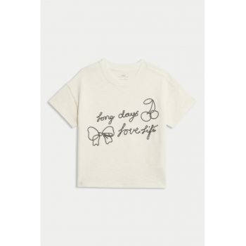 Tricou cu decolteu la baza gatului si text brodat