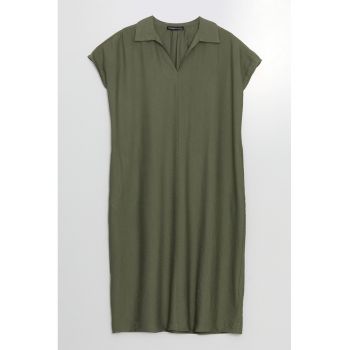 Rochie cu guler ascutit