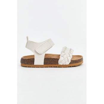 Sandale cu velcro si bareta impletita
