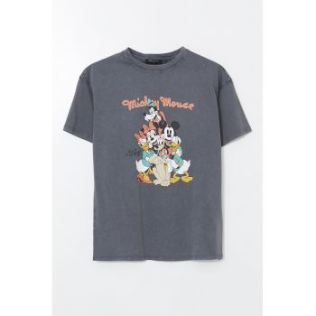 Tricou cu decolteu la baza gatului si imprimeu cu desene animate