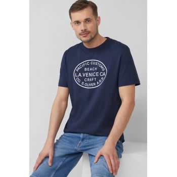 Tricou cu decolteu la baza gatului si imprimeu text