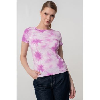 Tricou slim fit cu model tie-dye