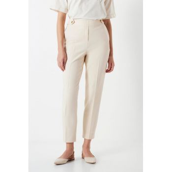 Pantaloni crop cu nasturi decorativi