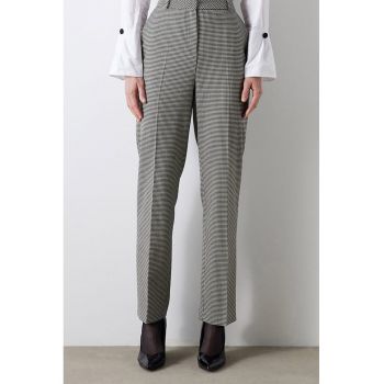 Pantaloni cu croiala conica si model houndstooth