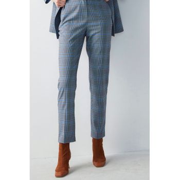 Pantaloni eleganti cu model in carouri