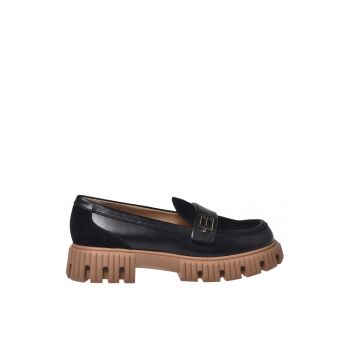 Pantofi loafer din piele cu talpa demi-wedge si detaliu cu logo metalic