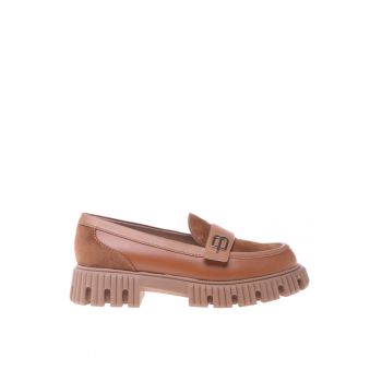 Pantofi loafer din piele cu talpa demi-wedge si detaliu cu logo metalic