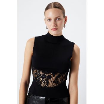 Pulover tricotat fin cu broderie