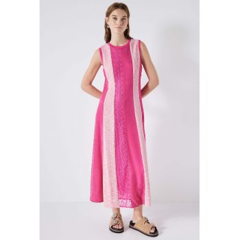 Rochie lunga cu croiala dreapta si model in dungi ieftina