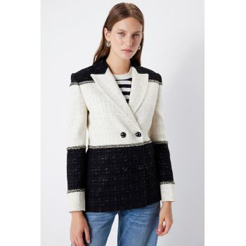 Sacou cu model in doua tonuri si revere ascutite
