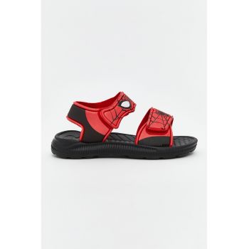 Sandale cu inchidere velcro si imprimeu Spider-Man
