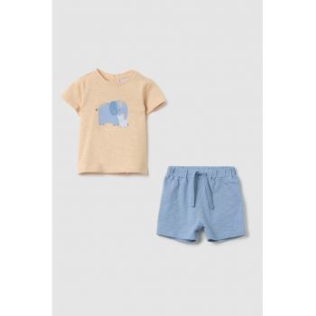 Set de pantaloni scurti si tricou - 2 piese