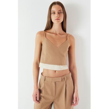 Top crop cu decolteu in V