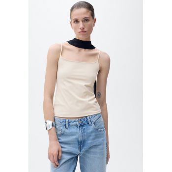 Top elastic cu bretele inguste